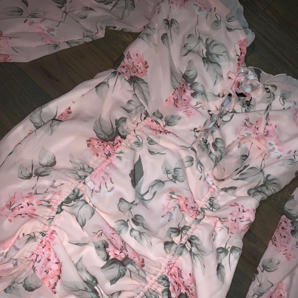 SOLD ON DEPOP 2/5 | ❤️‍🔥Floral Dress - Picture 4 of 6